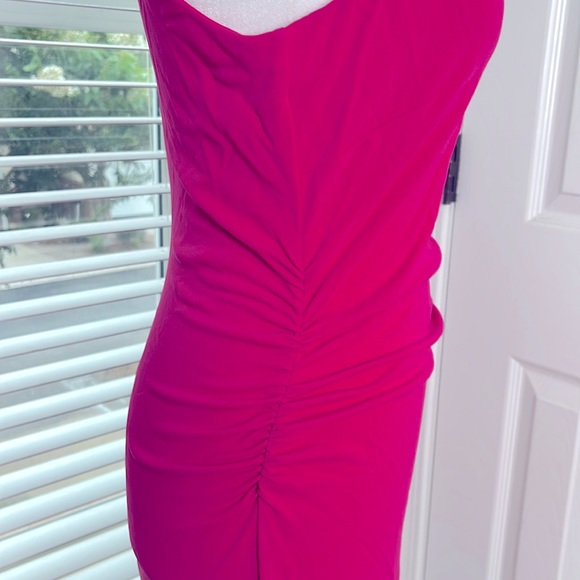 Express Low Cut Keyhole Back Ruched Sleeveless Dress | Built-in Bralette - Picture 8 of 12